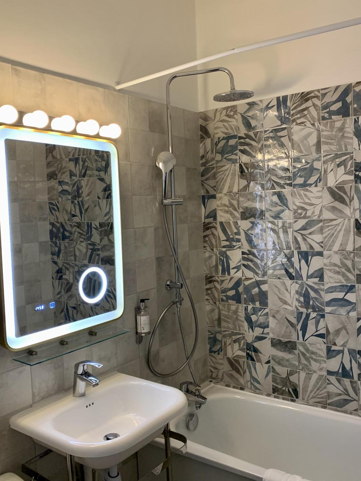 Ambassadeur Hotel - Cherbourg Port De Plaisance المظهر الخارجي الصورة